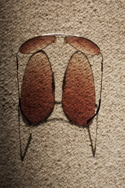 Schatten Der Roten Sonnenbrille Reflektiert — Stockfoto