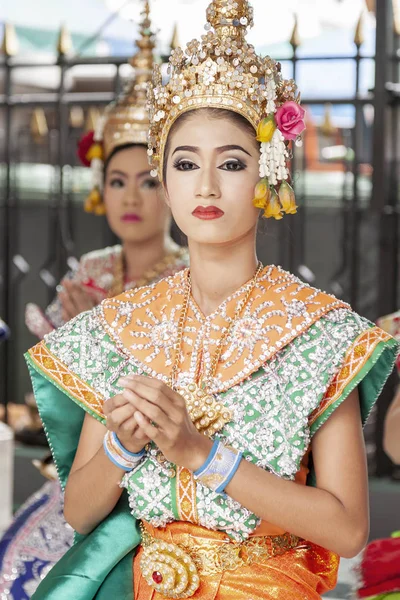 Bangkok 'taki Hyatt Otel' de dini dansçılar.