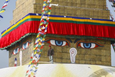 Boudnath tapınağında işçi