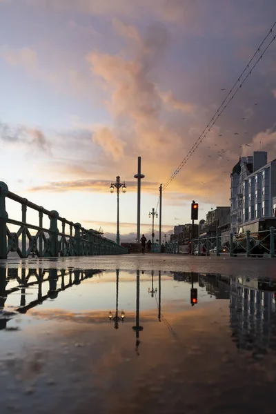 I360 Brighton Refletido Uma Poça — Fotografia de Stock