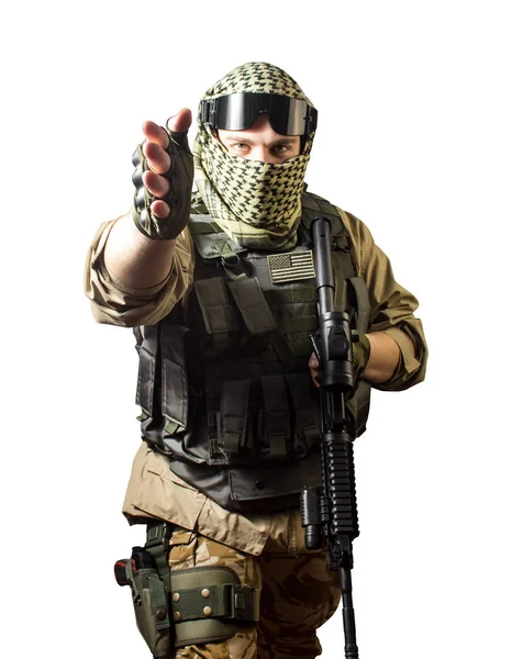 Foto Aislada Soldado Militar Totalmente Equipado Pie Con Rifle Gafas —  Fotos de Stock