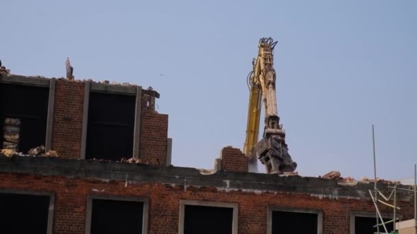 Demolition Work Progress City Centre Large Machine Used Water Spray — Stock Video