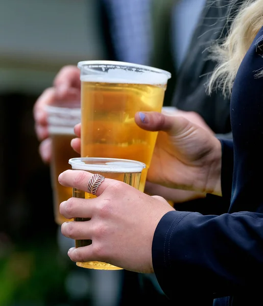 Pintes Bière Bière Dans Des Récipients Extérieurs Plastique Pour Sécurité — Photo