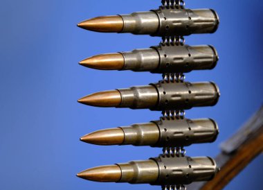 MG34, Heinrich Vollmer tarafından 1934 yılında tasarlanan Alman makineli tüfek. 7.92x57mm Mauser mermisi dakikada yaklaşık 850 mermi atıyor. Genellikle araçlara monte edilirdi; Alman tankları onları eksenli makineli tüfek olarak kullanırdı.