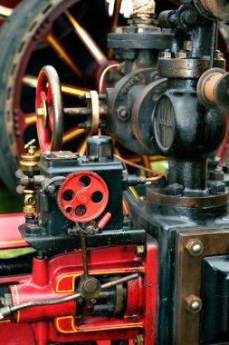 Yenilenmiş buharlı pompa ünitesi bir ülke gösterisinde sergileniyor. Tam çalışma sırası.