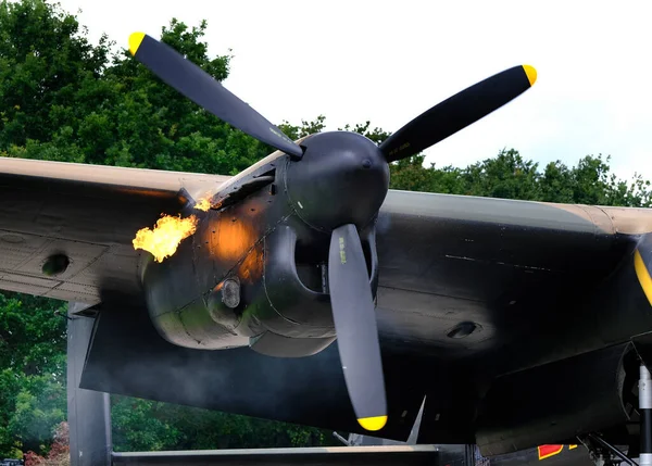 Avro Lancaster Britský Bombardér Druhé Světové Války Motor Merlin Startuje — Stock fotografie