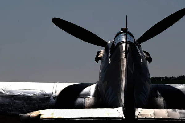 ホーカー ハリケーン Hawker Hurricane 1930年代のイギリスの単座戦闘機で 主にホーカー エアクラフト社がイギリス空軍に就役するために設計 製造した Duxford 2018 — ストック写真
