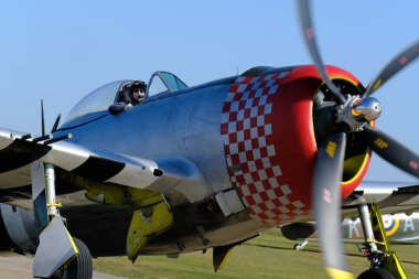 P-47 Thunderbolt, 1941-1945 yılları arasında ABD tarafından üretilen II. Birincil silahı 8.50 kalibrelik makineli tüfeklerdi ve avcı bombardıman uçağı kara saldırısı rolündeydi. Duxford. 2018