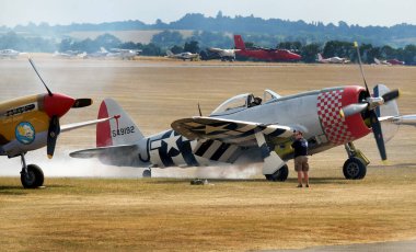 P-47 Thunderbolt, 1941-1945 yılları arasında ABD tarafından üretilen II. Birincil silahı 8.50 kalibrelik makineli tüfeklerdi ve avcı bombardıman uçağı kara saldırısı rolündeydi. Duxford. 2018