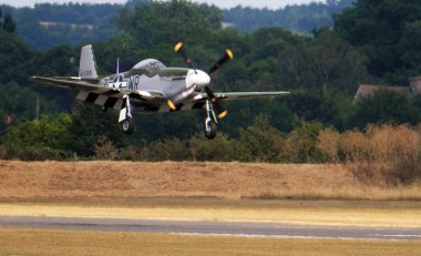 Kuzey Amerika Havacılık P-51 Mustang, 2. Dünya Savaşı ve Kore Savaşı sırasında kullanılan uzun menzilli bir savaş uçağı ve bombardıman uçağıdır. Duxford. 2018.