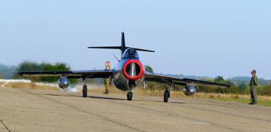 Mikoyan-Gurevich MiG-15, Mikoyan-Gurevich tarafından Sovyetler Birliği için geliştirilen bir jet uçağıdır. MiG-15, yüksek transonik hızlara ulaşmak için kanatlarını çırpmış ilk başarılı jet uçaklarından biriydi..