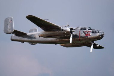 Kuzey Amerika B-25 Mitchell, ABD askeri havacılık öncülerinden Tümgeneral William 