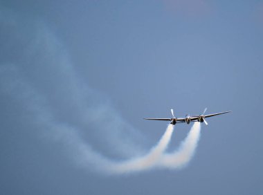 Lockheed P-38 Lightning, Amerikan piston motorlu bir savaş uçağıdır. Birleşik Devletler Hava Kuvvetleri için geliştirilen P-38 'in ayırt edici ikiz patlamaları ve kokpit ve silah içeren merkezi bir eksozu vardı..