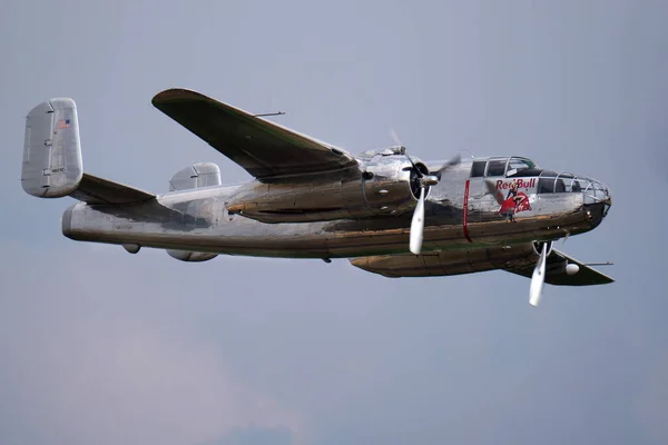Kuzey Amerika B-25 Mitchell, ABD askeri havacılık öncülerinden Tümgeneral William 