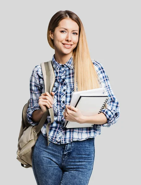 Jovem Mulher Bonita Com Mochila Segurando Livros — Fotografia de Stock