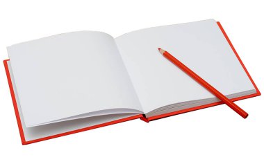 Temiz sayfaları ve kırmızı kalemi olan yeni eskiz defteri beyaz arkaplanda izole edilmiştir. Yeni not, yeni yılın başlangıcının ve yeni bir hayata başlamasının sembolüdür. Model için iyi..