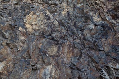 Granit dağ küçük projeksiyonlar ile