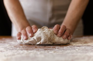 Çikolatalı ve muzlu kek. 