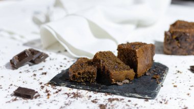 Çikolatalı ve muzlu kek. 