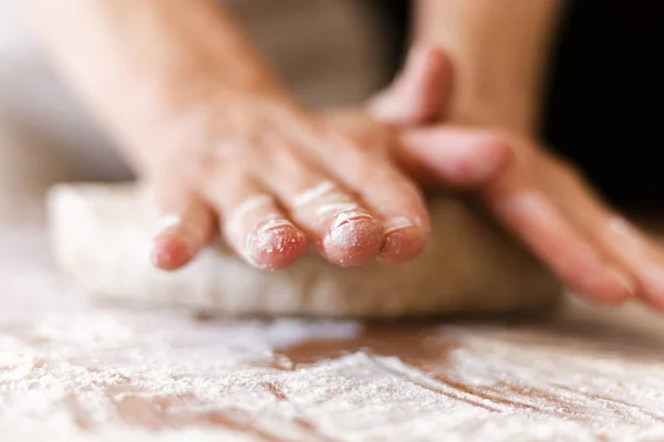 Person Kneading Whole Pizza Dough — Stock Photo, Image