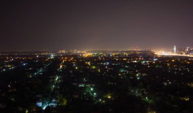 Şehrin gece manzarası