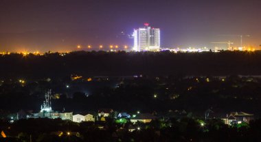 Şehrin gece manzarası
