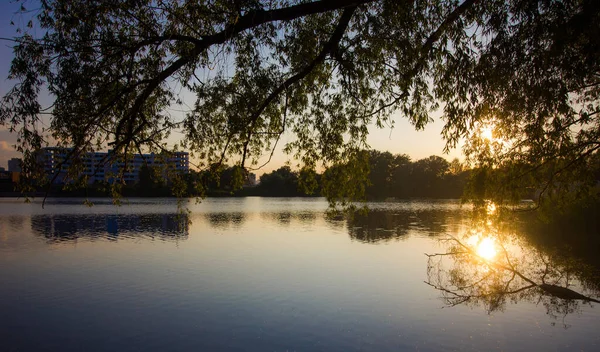 Spiegelungen See Bei Sonnenuntergang — Stockfoto