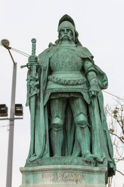 Budapeşte 'de Hunyadi Janos bronz heykeli