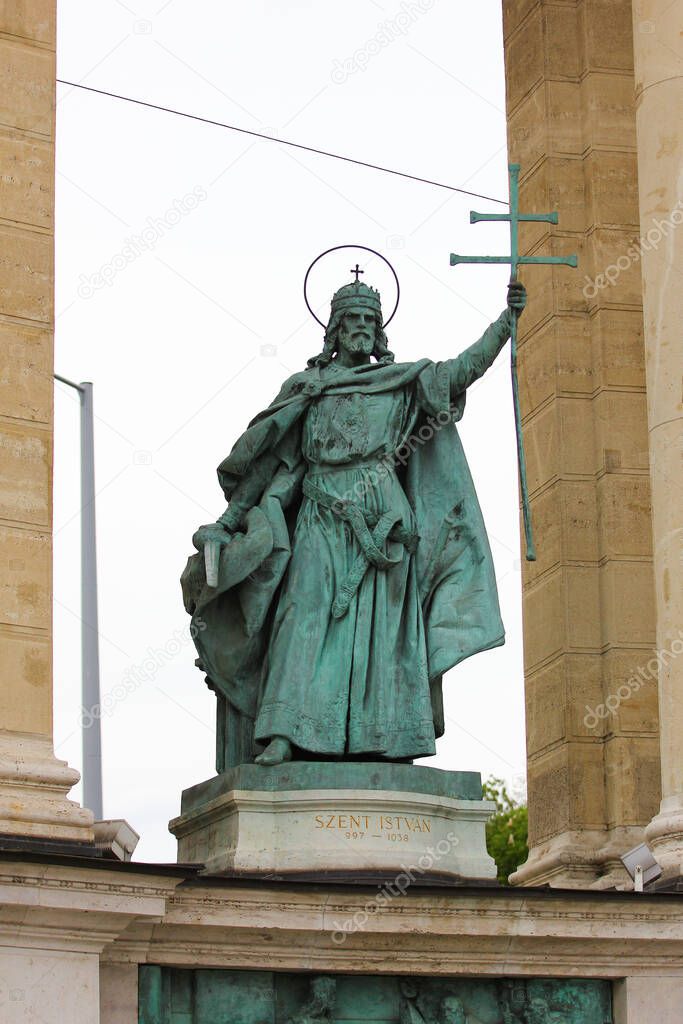 Szent Istvan bronze statue in Budapest