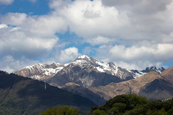 Het Besneeuwde Alp Bergzicht — Stockfoto