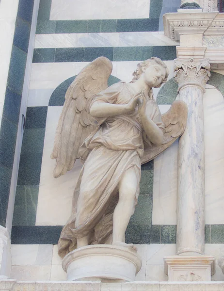 Άγαλμα Του Αγγέλου Στην Οδό Φλωρεντίας — Φωτογραφία Αρχείου