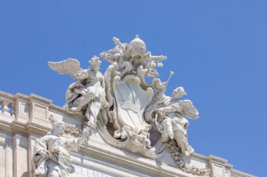 Trevi Çeşmesi heykelleri yakın plan