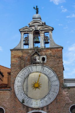 Venedik 'teki kulede antik saat