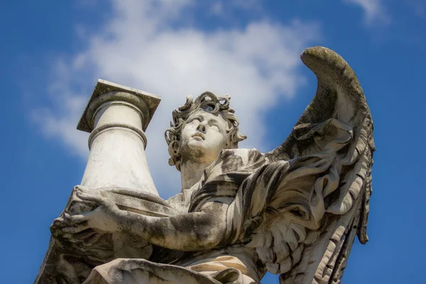 Anjo Com Coluna Céu — Fotografia de Stock