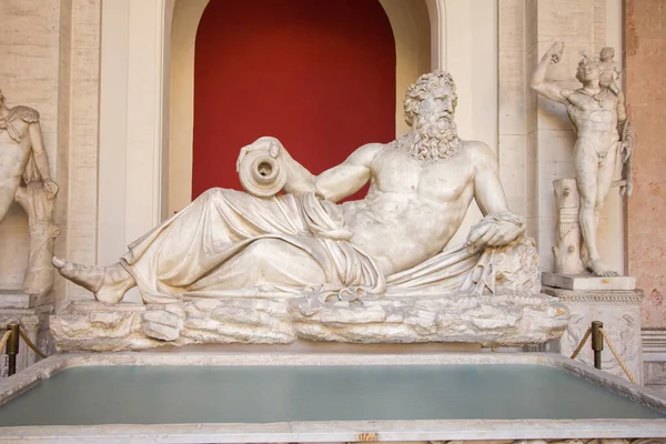 Мраморная Статуя Диониса — стоковое фото