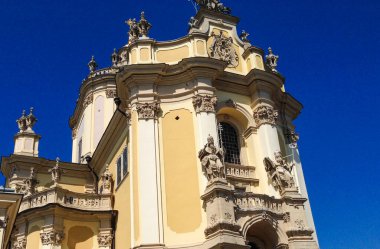 Lviv Ukrayna 'daki Aziz George Katedrali' nin heykelleri.