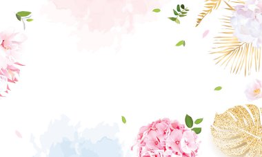 Trendy basit düz döşeme tasarım vektör yatay arka plan. Pembe ve leylak beyaz ortanca, palmiye yaprakları, altın ışıltı monstera, suluboya tarzı mercan doku. Bahar kartı. Yalıtılmış ve değiştirilebilir