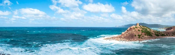 Paisaje de la costa de porticciolo en un día ventoso — Foto de Stock