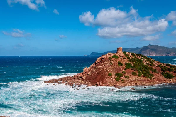 Paisaje de la costa de porticciolo en un día ventoso — Foto de Stock