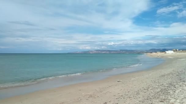 Time lapse of beach in cloudy day of autumn — Stock Video