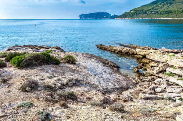 Paesaggio di Capo Caccia dalla costa — Foto Stock