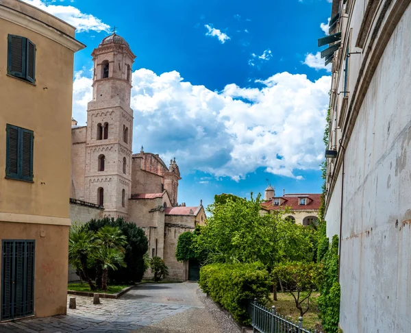 Callejón en la ciudad de Sassari — Foto de Stock