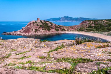 Bahar Porticciolo kuleye bakış
