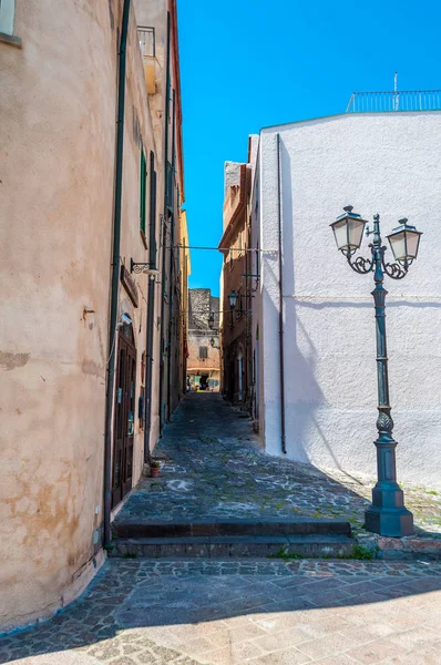 Castelsardo óváros gyönyörű sétánya — Stock Fotó