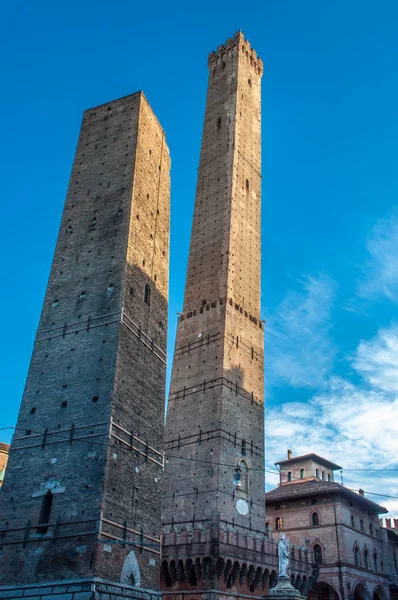 İkiz Kuleler Bologna İtalya