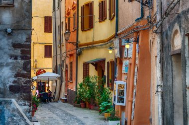 castelsardo eski şehrin güzel sokak