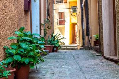 castelsardo eski şehrin güzel sokak