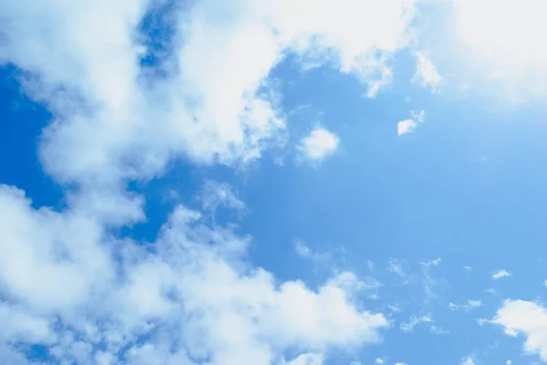 Хмарний Пейзаж Блакитному Сонячному Небі Весни — стокове фото