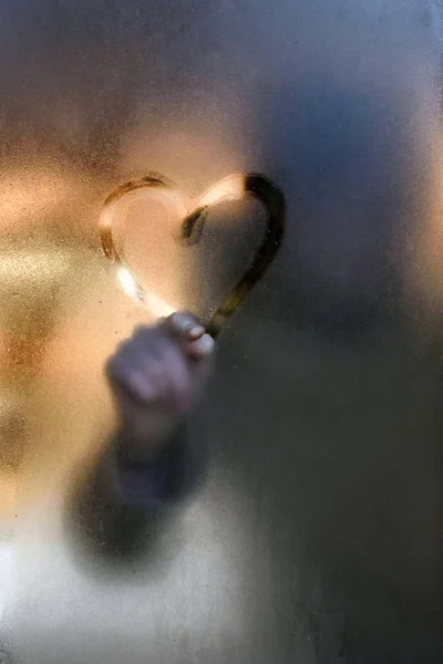 Girl Draws Heart Dewy Window Drawing Finger Silhouette Woman Heart — Stock Photo, Image