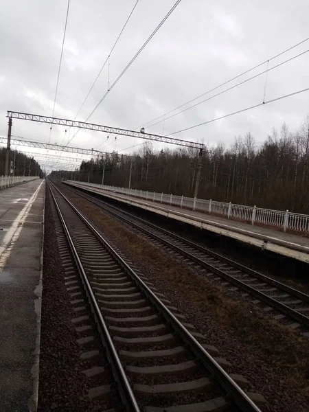 Yakında Bir Tren Gelecek Treni Bekliyorum Yine Yoldayız — Stok fotoğraf